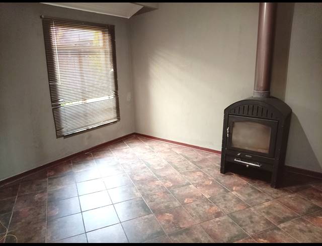 3 BEDROOM HOUSE TO LET IN SUIDHEUWEL